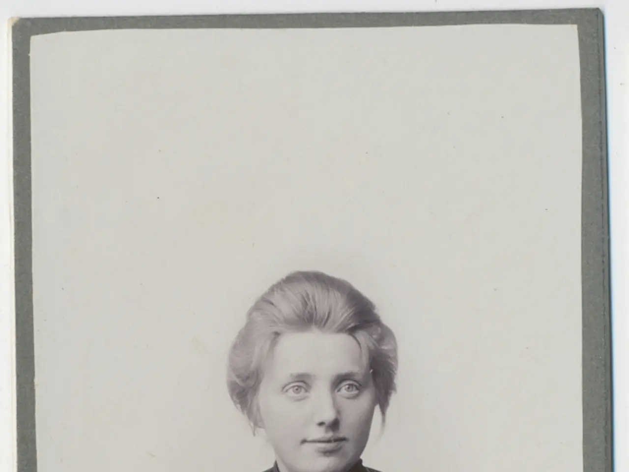 Film Structural Comparison: Exploring Significant Variations between Storyline and Plot