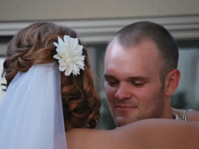 Anxious Attachment in Relationships: Characteristics and Activating Factors