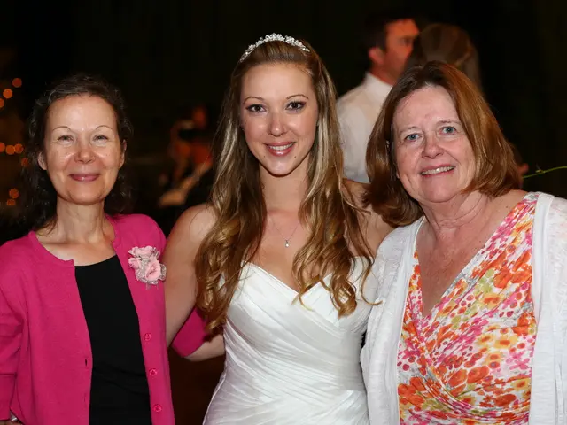 Confident Women Un Phased by Criticism Display These 5 Characteristic Qualities, Reveals Psychology...