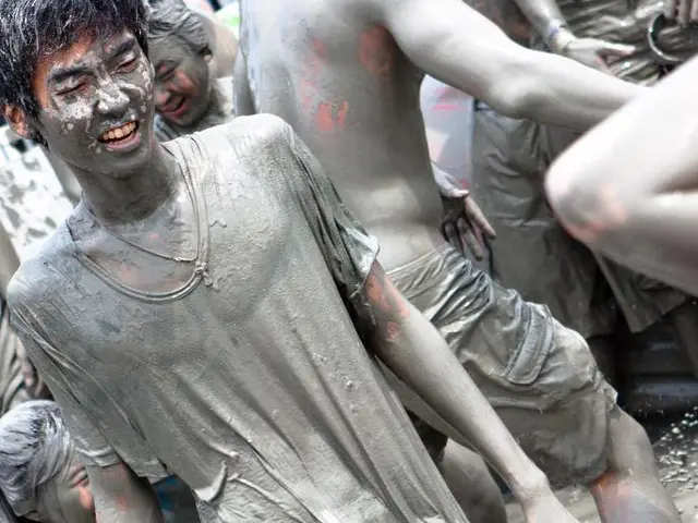 A Spanish resident residing in Ireland expresses dismay over the unruly conduct of teenagers in the...