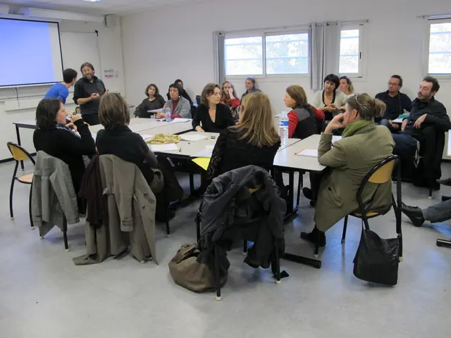 Distinguishing Factors between Collective and Individual Living Spaces